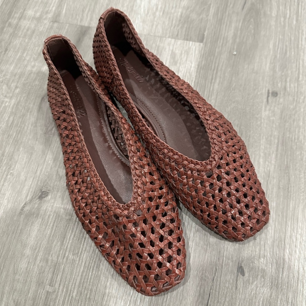 *Like New* - Woven Flats - Brown